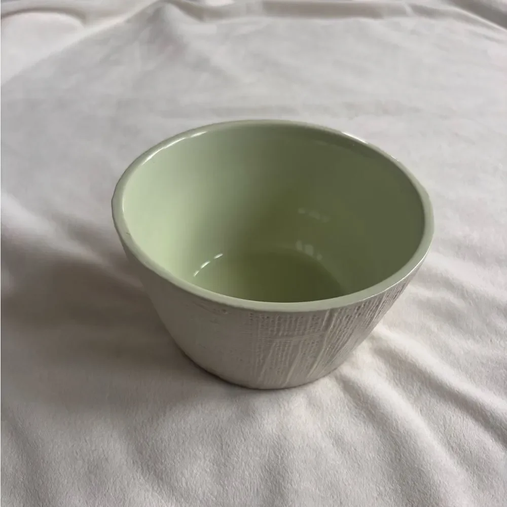 Textured Ceramic Planter / Bowl - White